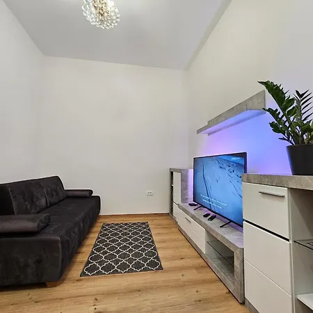 Sviti Touras By Town Hall *