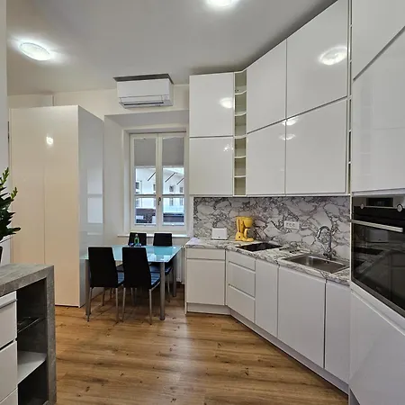 Sviti Touras By Town Hall Apartamento